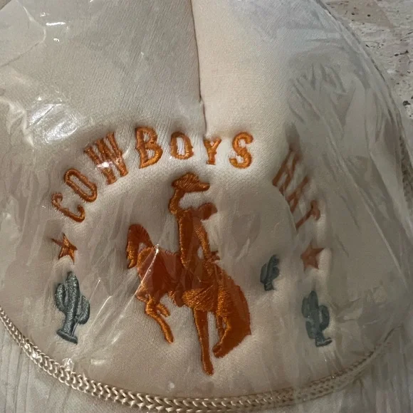 “Cowboys Hat” New Butter Colored Trucker Hat - Picture 4 of 5